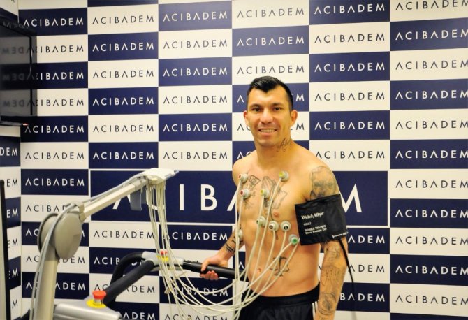 Beşiktaş’ta Gary Medel Ve Enzo Roco Sağlık Kontrolünden Geçti