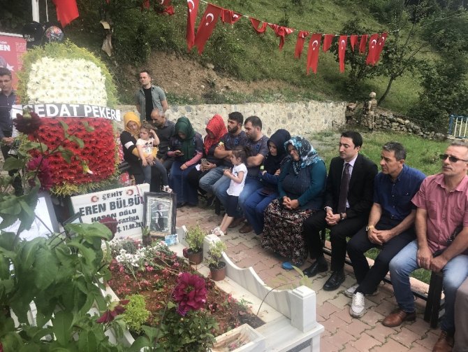 Eren Bülbül Ölümünün 2. Yıldönümünde Mezarı Başında Dualarla Anıldı