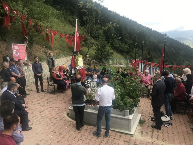 Eren Bülbül Ölümünün 2. Yıldönümünde Mezarı Başında Dualarla Anıldı