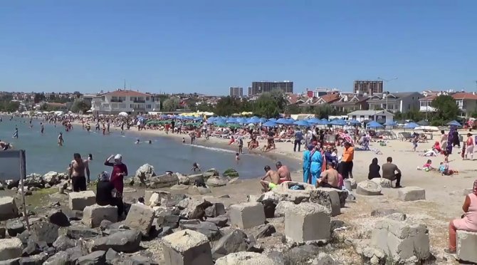 Vatandaşlar Bayramın 2’nci Gününde Silivri Sahiline Akın Etti