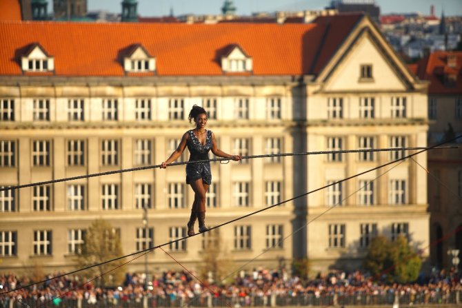 35 Metre Yükseklikte Nefes Kesen Yürüyüş