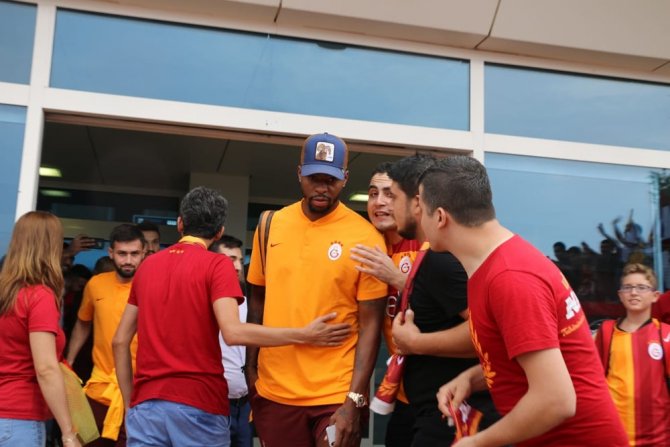 Galatasaray Sezonun İlk Maçı İçin Denizli’ye Geldi