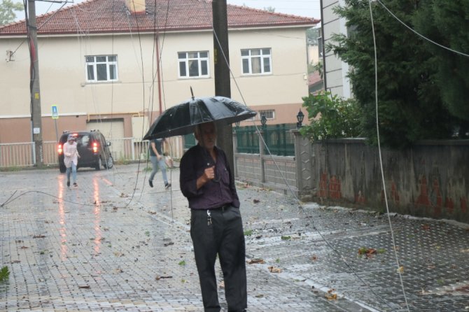 Sakarya’da Yağmur Hayatı Olumsuz Etkiledi