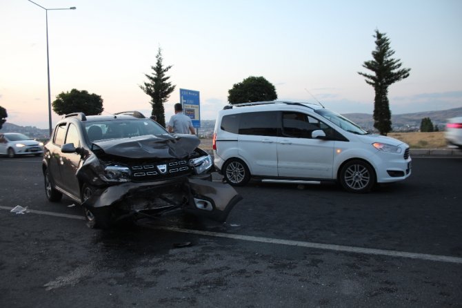 Elazığ’da Trafik Kazası: 8 Yaralı