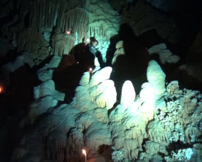 Mağarada Mahsur Kalan Tv Ekibi Yaşadıklarını Da Görüntüledi