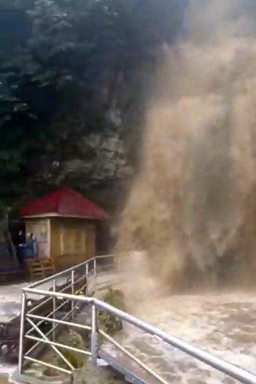 Dünyanın En Uzun İkinci Mağarasını Sel Vurdu