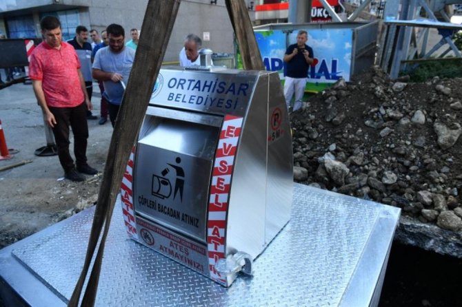 Ortahisar’da Çöp Konteynırları Yer Altına Alınıyor