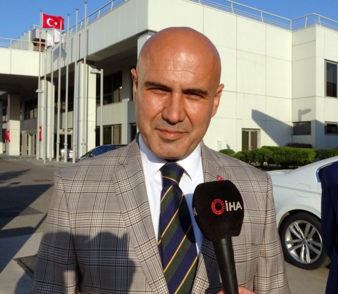 Turhan Çömez Türkiye’ye Döndü