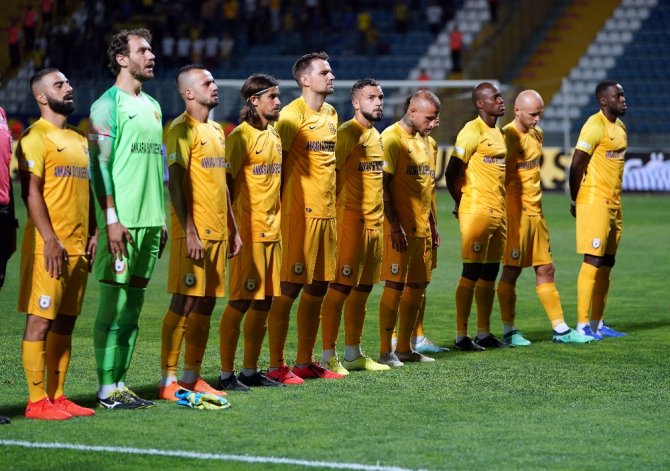 İlk 20 Dakika Golsüz Bitti