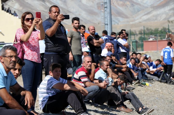 Erzincan’daki Atlı Cirit Müsabakaları Nefes Kesti