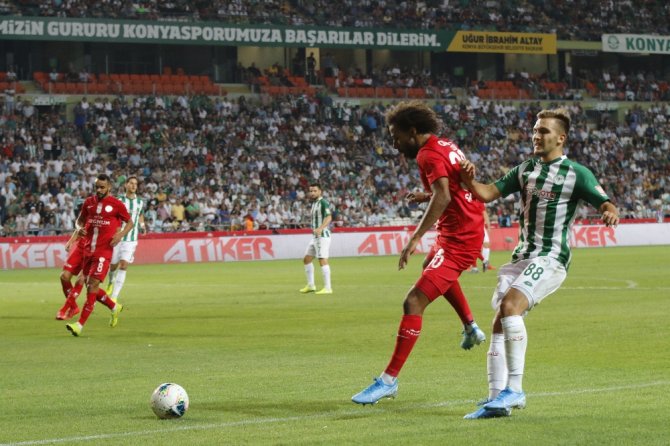 İlk Yarı Antalyaspor’un Üstünlüğüyle Bitti
