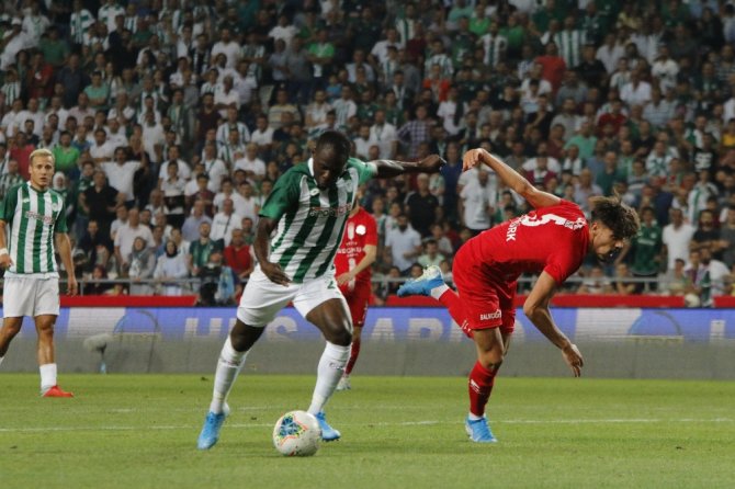 Konyaspor İle Antalyaspor Puanları Paylaştı