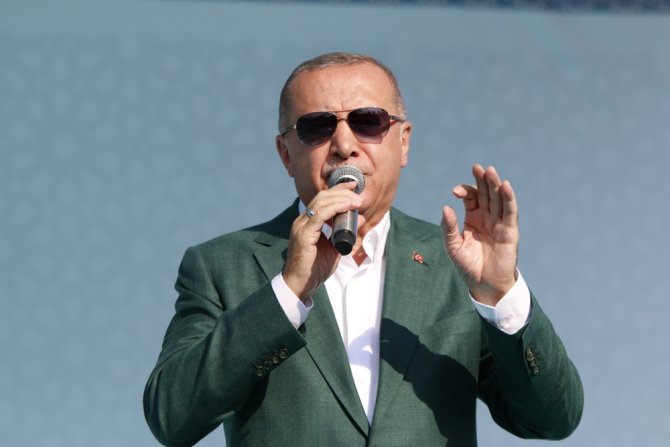 "Ülke Ve Milletin Yanında Olacaklarına Terör Örgütü Güdümündeki Partinin Borazanlığına Soyunuyorlar"