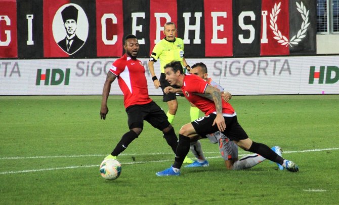 Başakşehir Deplasmandan 3 Puanla Döndü