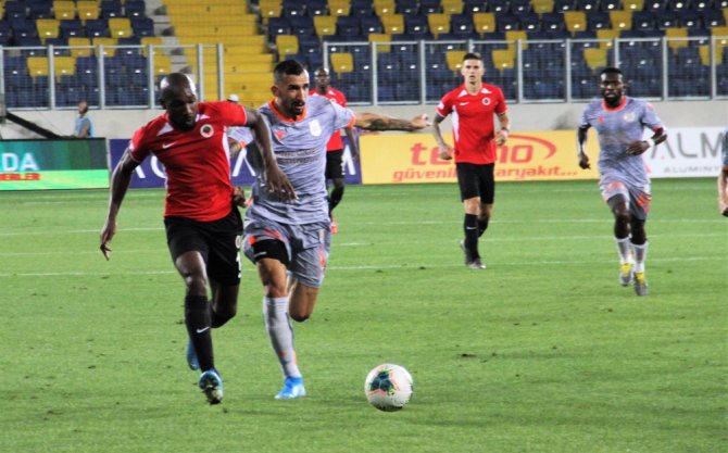 Başakşehir Deplasmandan 3 Puanla Döndü