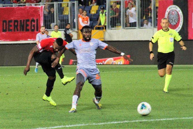 Başakşehir Deplasmandan 3 Puanla Döndü