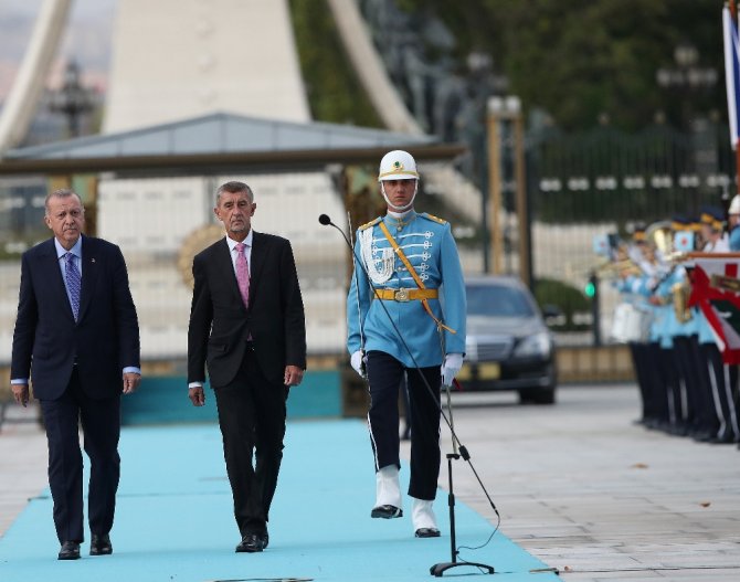Çekya Başbakanı Babis’i Resmi Törenle Karşıladı
