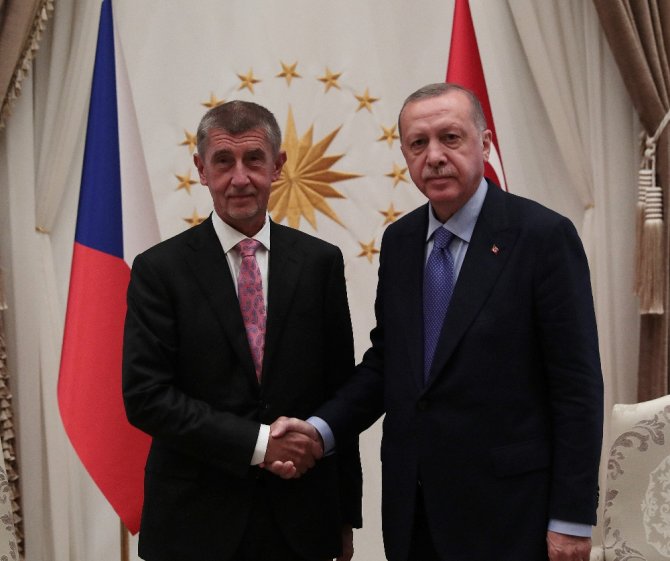 Çekya Başbakanı Babis’i Resmi Törenle Karşıladı