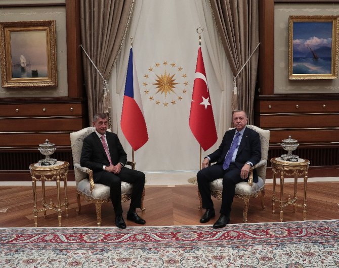 Çekya Başbakanı Babis’i Resmi Törenle Karşıladı