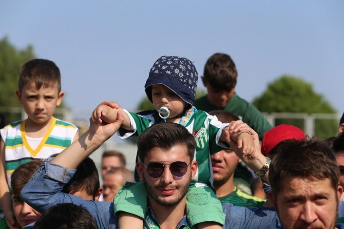 Bursaspor’da İmza Şov