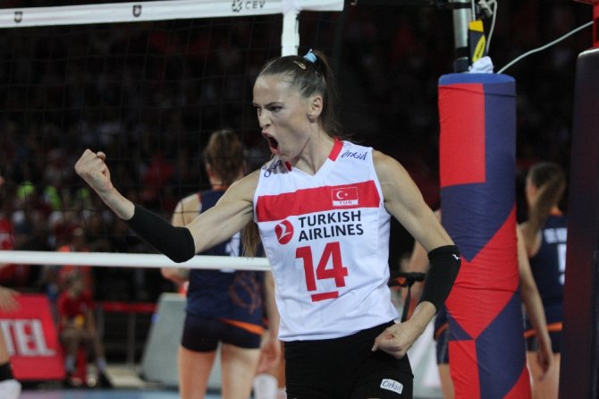 Filenin Sultanları, Yarı Finalde