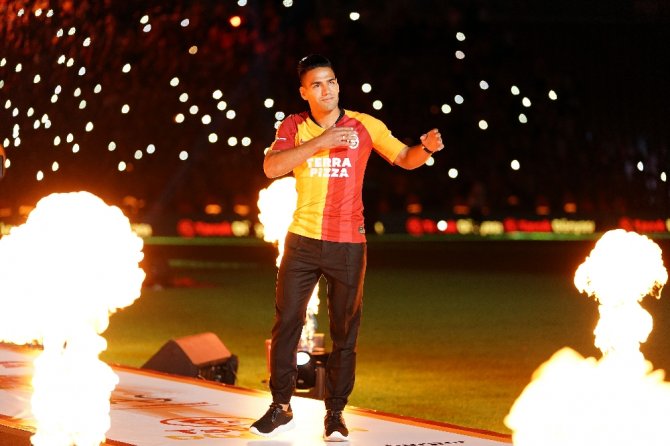 Galatasaray’dan Türk Telekom Stadyumu’nda İmza Şov