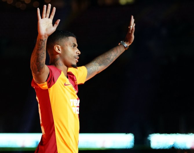 Galatasaray’dan Türk Telekom Stadyumu’nda İmza Şov