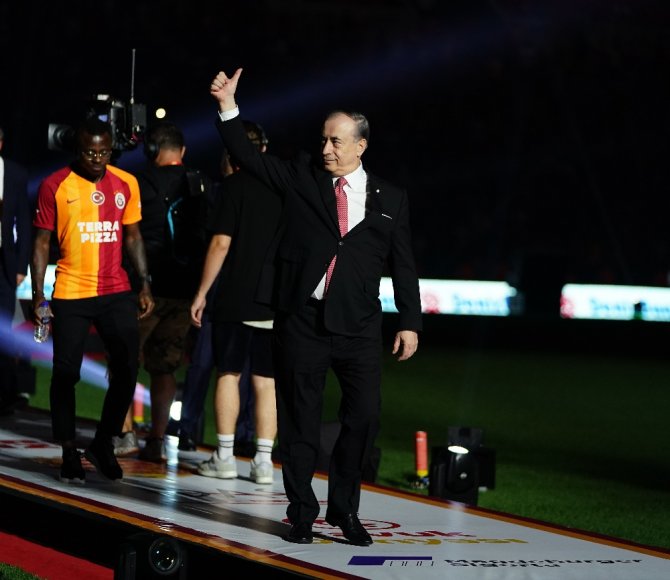 Galatasaray’dan Türk Telekom Stadyumu’nda İmza Şov
