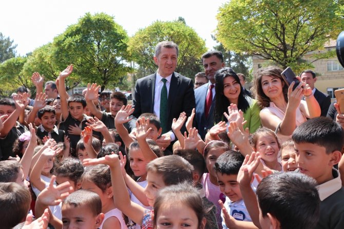 Milli Eğitim Bakanı Selçuk: "Okullarımızdaki Her Şey Eğitimin Bir Parçasıdır"