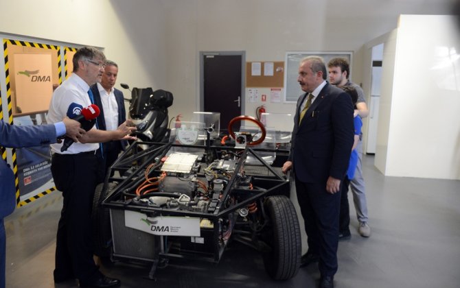 Tbmm Başkanı Şentop İle Bakan Pakdemirli Yerli Elektrikli Traktör Kullandı