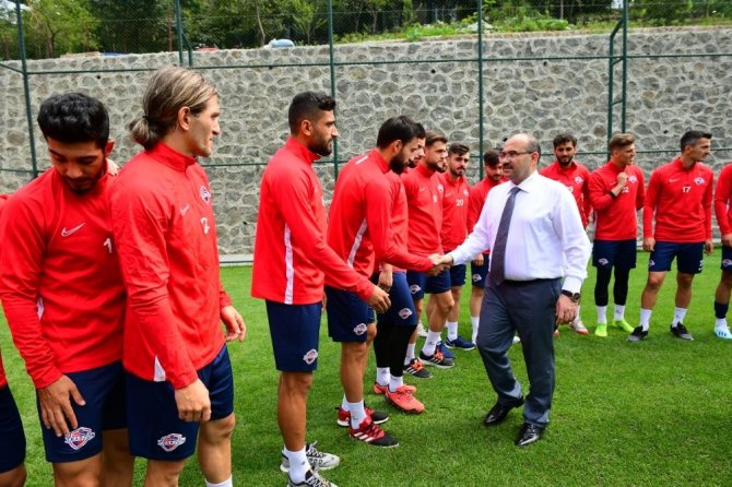 Vali İsmail Ustaoğlu, Hekimoğlu Trabzon Fk’yı Ziyaret Etti