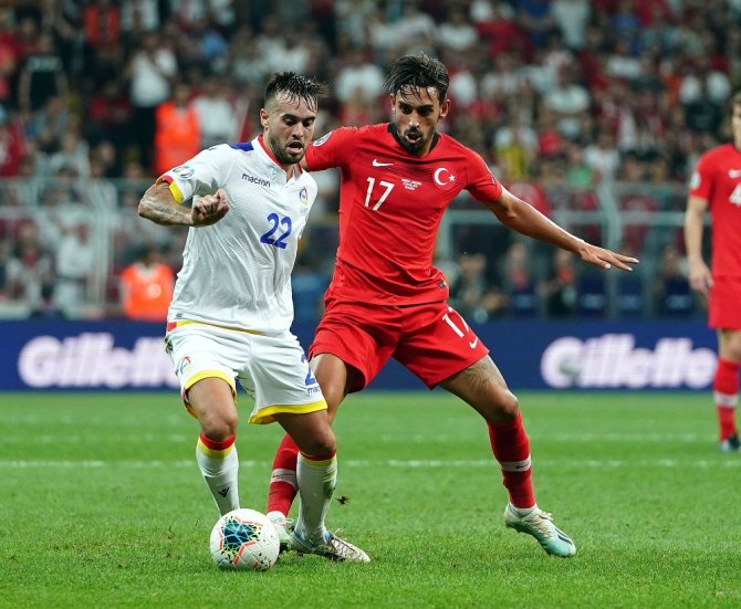 İlk Yarı Sessiz Bitti