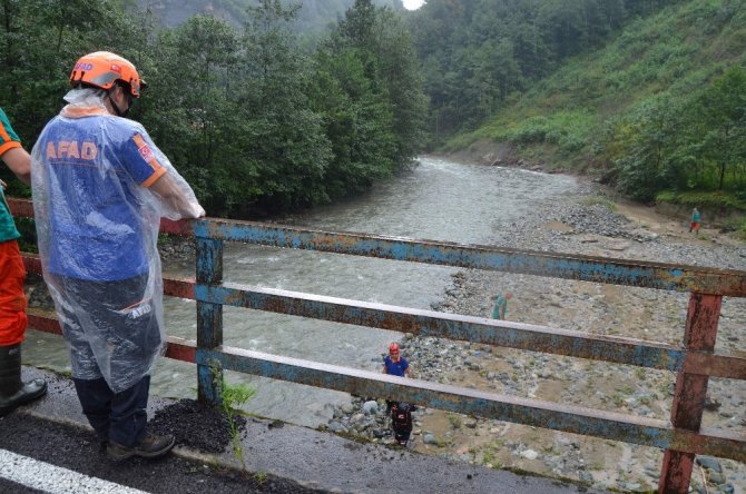Selde Kaybolan 2 Kişi İçin Arama Çalışmaları 2,5 Ay Sonra Yeniden Başladı