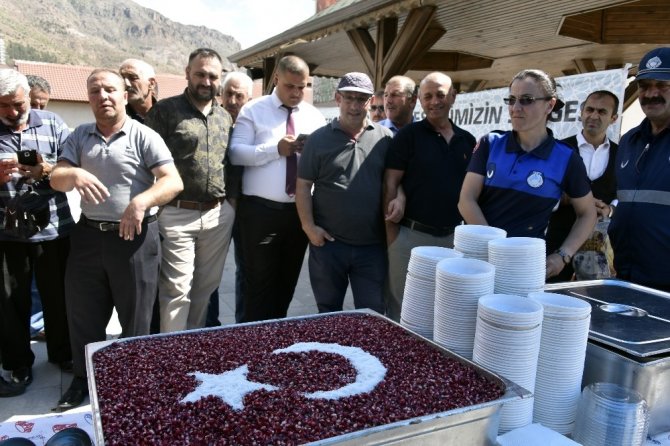 Gümüşhane’de Belediye Başkanlığı Tarafından Vatandaşlara Aşure İkram Edildi