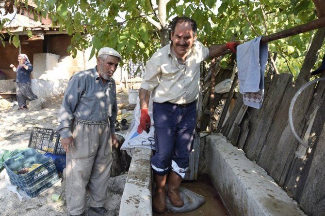 Köye Özel Toprakla Mayalanan Pekmez 200 Yıldır Gelir Kaynağı