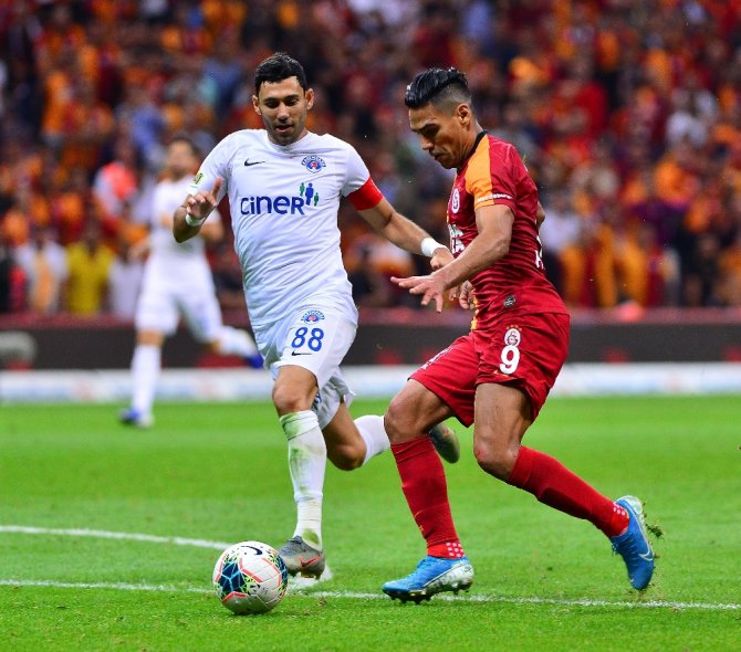 Galatasaray Falcao’nun Golüyle Kasımpaşa’yı Geçti