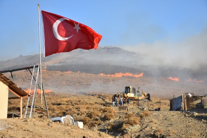 İzmir’de 2 İlçede Orman Yangını