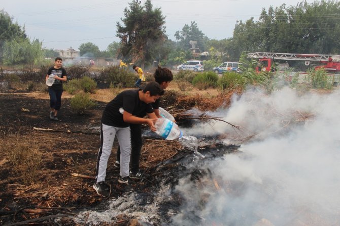 Antalya’da Ormanlık Alanda Çıkan Yangın Korkuttu