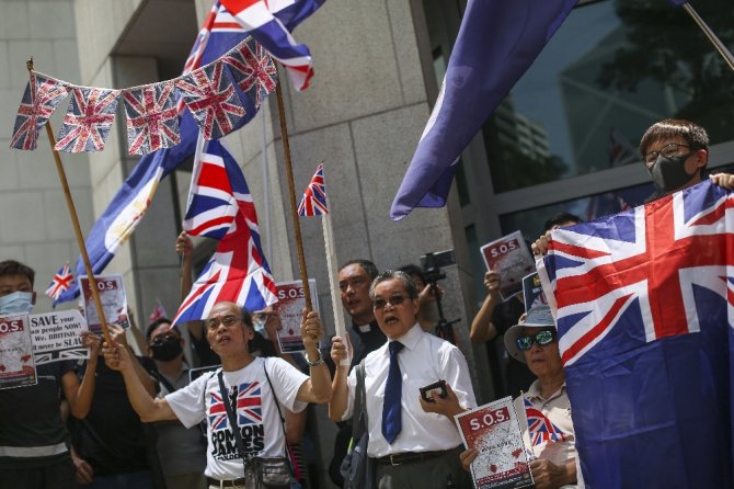 Hong Konglu Protestocular İngiltere’den Yardım İstedi