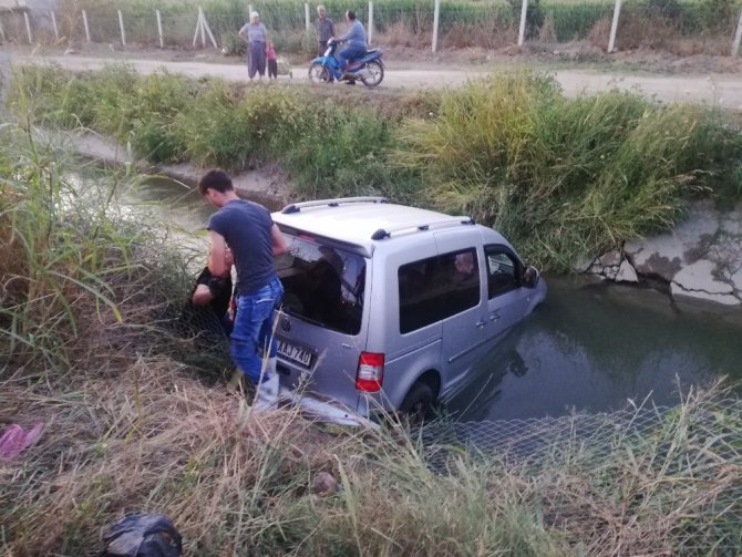 Aydın’da Ticari Araç Sulama Kanalına Uçtu: 3 Yaralı