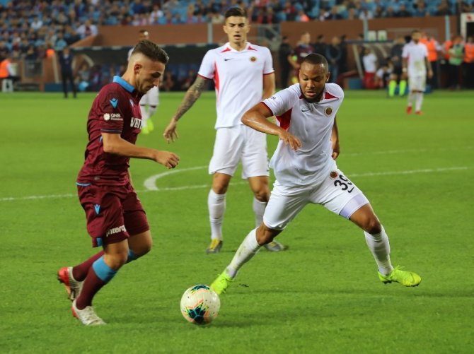 Süper Lig: Trabzonspor: 1 - Gençlerbirliği: 1 (İlk Yarı)