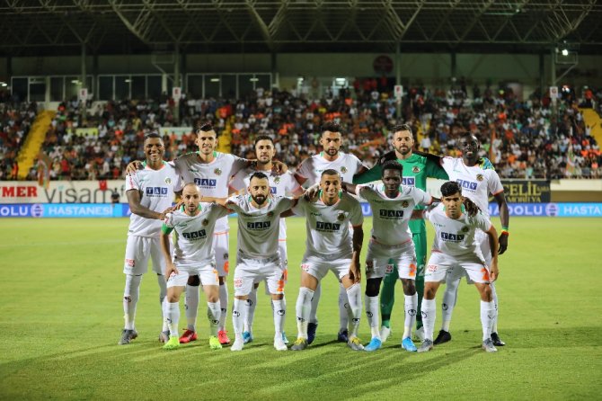 Süper Lig: Aytemiz Alanyaspor: 3 - Fenerbahçe: 1 (Maç Sonucu)