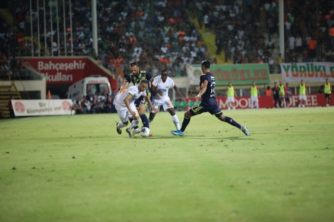 Süper Lig: Aytemiz Alanyaspor: 3 - Fenerbahçe: 1 (Maç Sonucu)