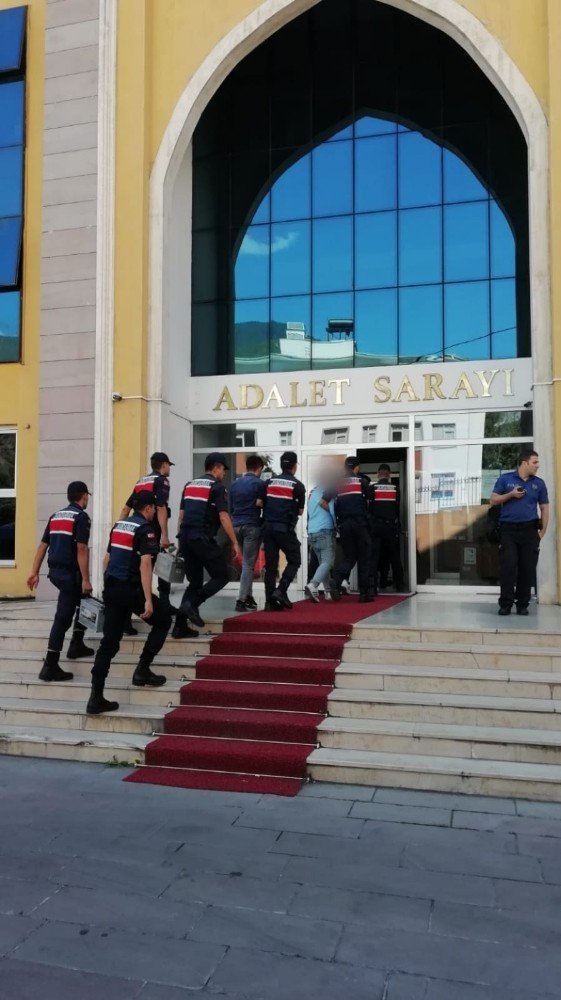 Araç Aküsü Çalan Suç Çetesi Yakalandı