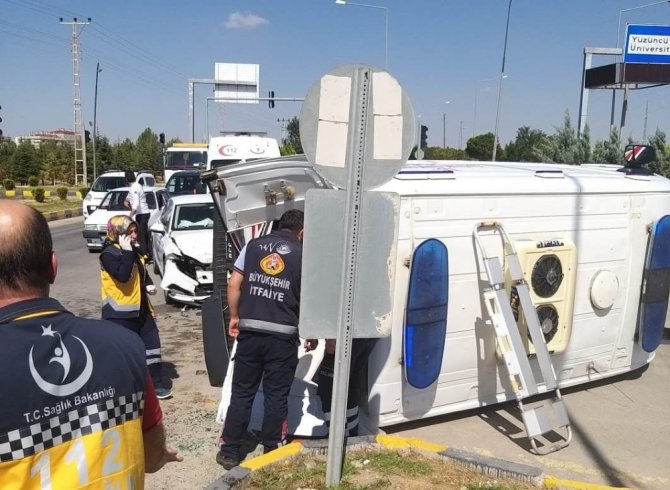 Van’da Ambulans İle Otomobil Çarpıştı: 7 Yaralı