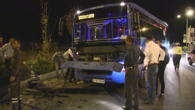 Niğde’de Halk Otobüsü İle Otomobil Çarpıştı: 5 Yaralı