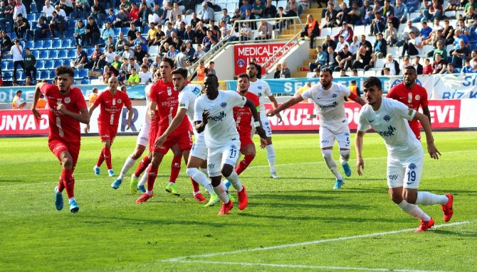 Kasımpaşa Antalya’yı Farklı Geçti