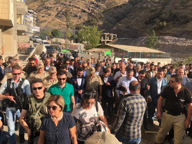 Generaller Şehit Oğlunun Düğününe Katıldı