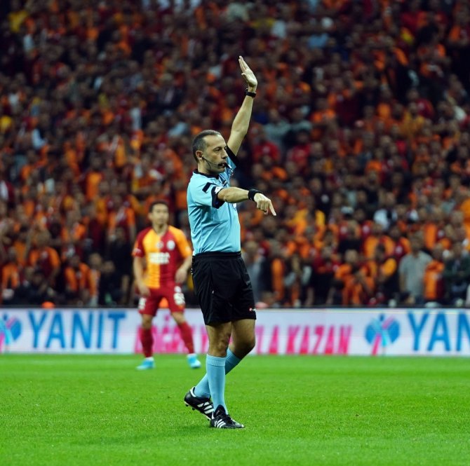 Dev Derbide İlk 25 Dakikada Gol Yok