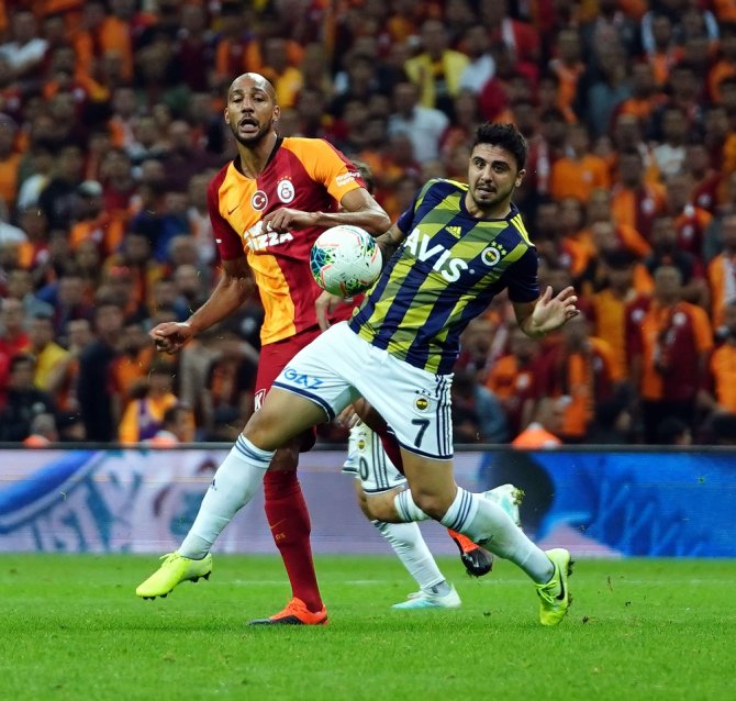Dev Derbide İlk Yarıda Gol Yok